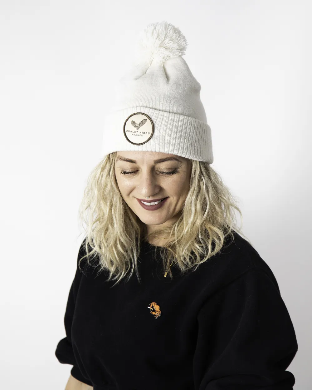 Beanies pom pom deplar farm iceland anthem branding lifestyle 1