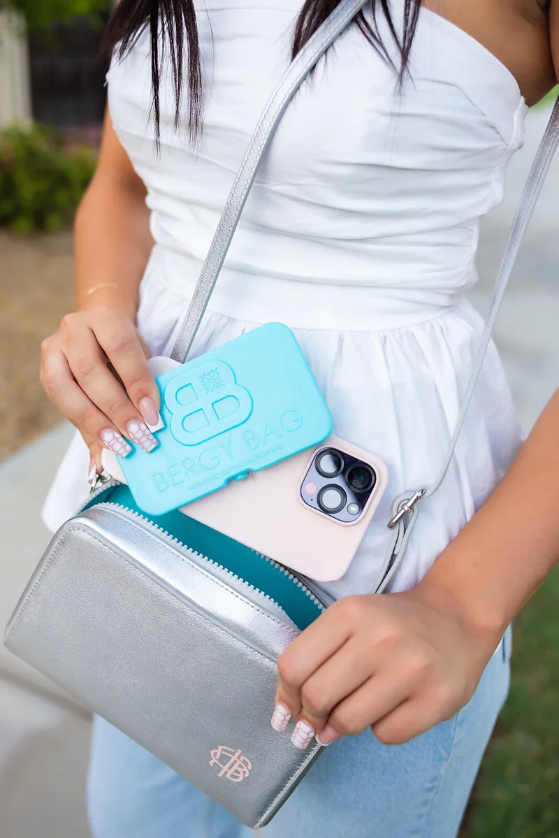 A purse to keep phone from overheating gamma phi beta