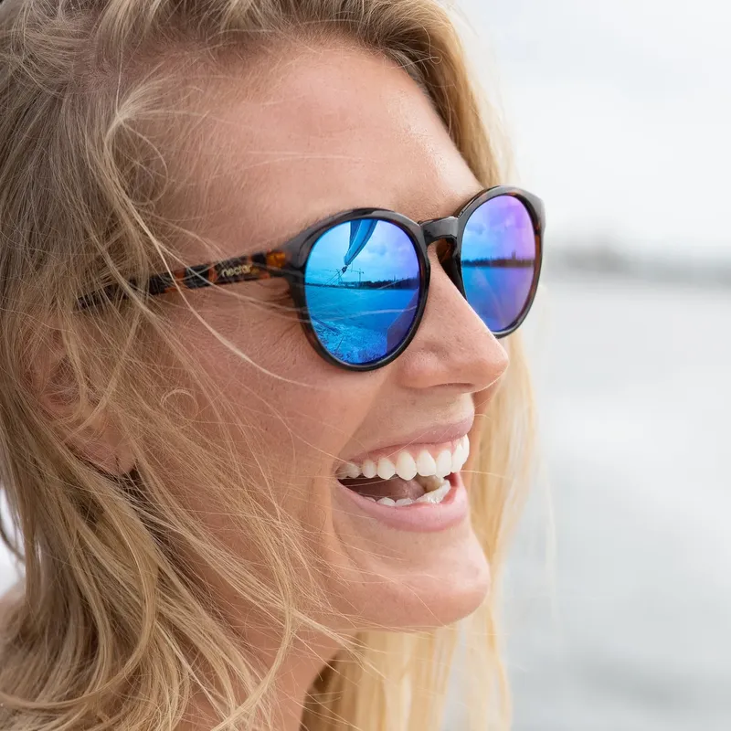 Penn Tortoise Blue Female Boat Lifestyle 11