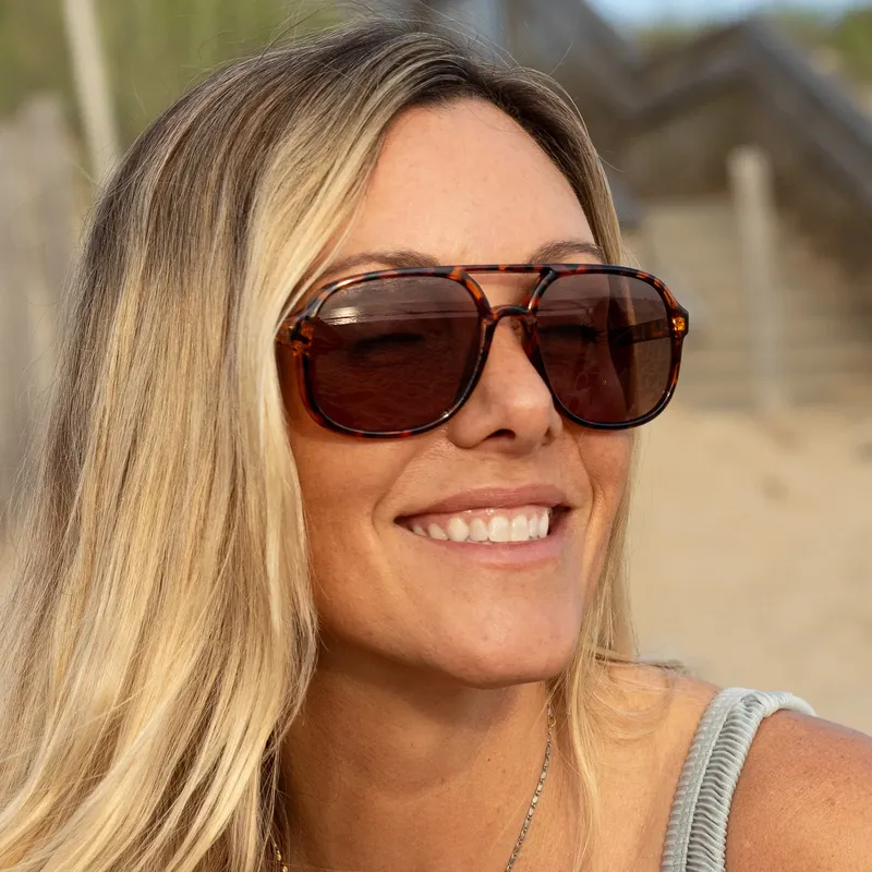 Woodstock Brown Tortoise Transparent Red Womens Beach Lifestyle