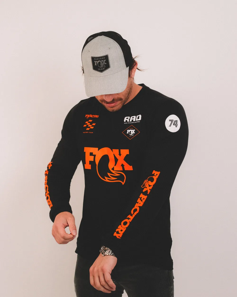 Fox black orange sprint tee x grey throwback hat by anthem branding
