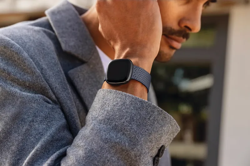 Fitbit sense lifestyle street style perf charcoal leather mh 0709 1604331491