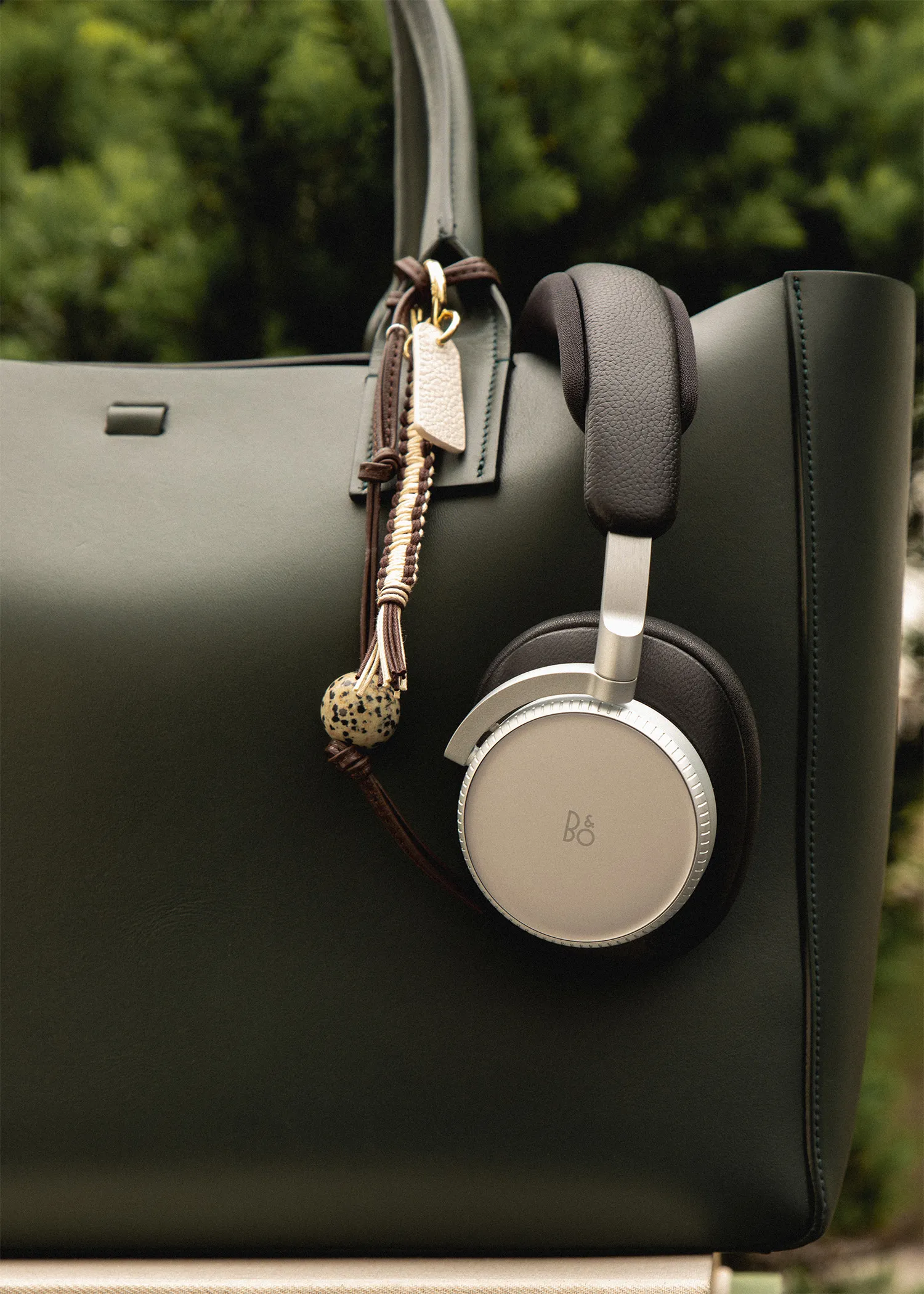 Lifestyle Travel H100 Bag 1500x2100px