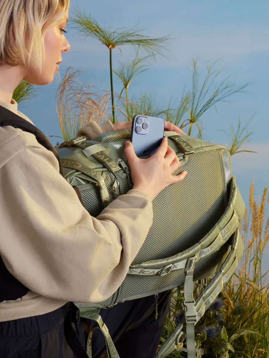 TERRA 26 L BACKPACK DUFFEL JUNIPER LIFESTYLE2