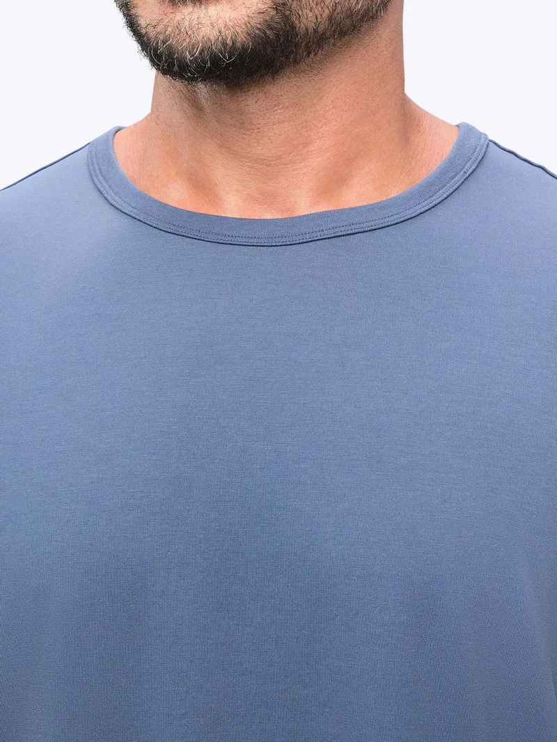 ATLANTIC AO Forever Tee00007 768x crop center 2x progressive