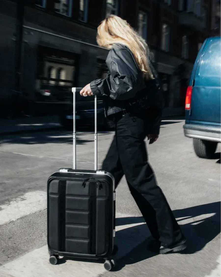 Ramverk Pro Front access Carry on by anthem branding