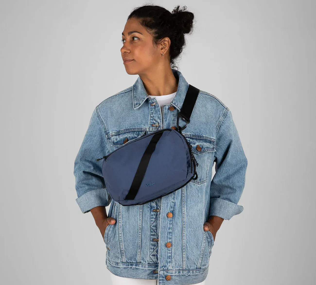 Pakt everyday 5 L sling by anthem branding