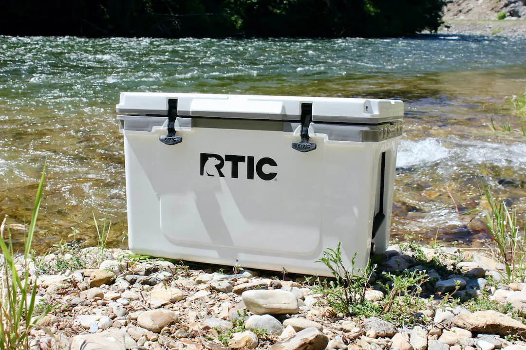 Review rtic ultra light cooler 52 quart closed